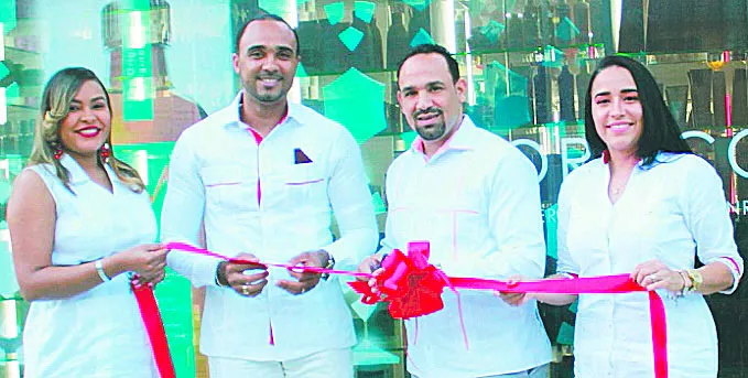 Jenny Tellerías de Pina, Carlos Orlando Pina, Carlos Andrés Pina y Judith Teixera de Pina.