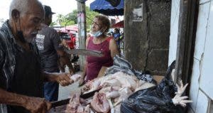 A pesar de los altos precios, la población se vuelca a consumir  pollo