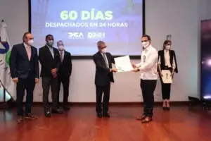 Aduanas reconoce a 10 empresas por resultados obtenidos en Despacho en 24 Horas