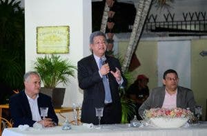 Leonel Fernández dice hay “poderes supranacionales” que limitan la soberanía nacional