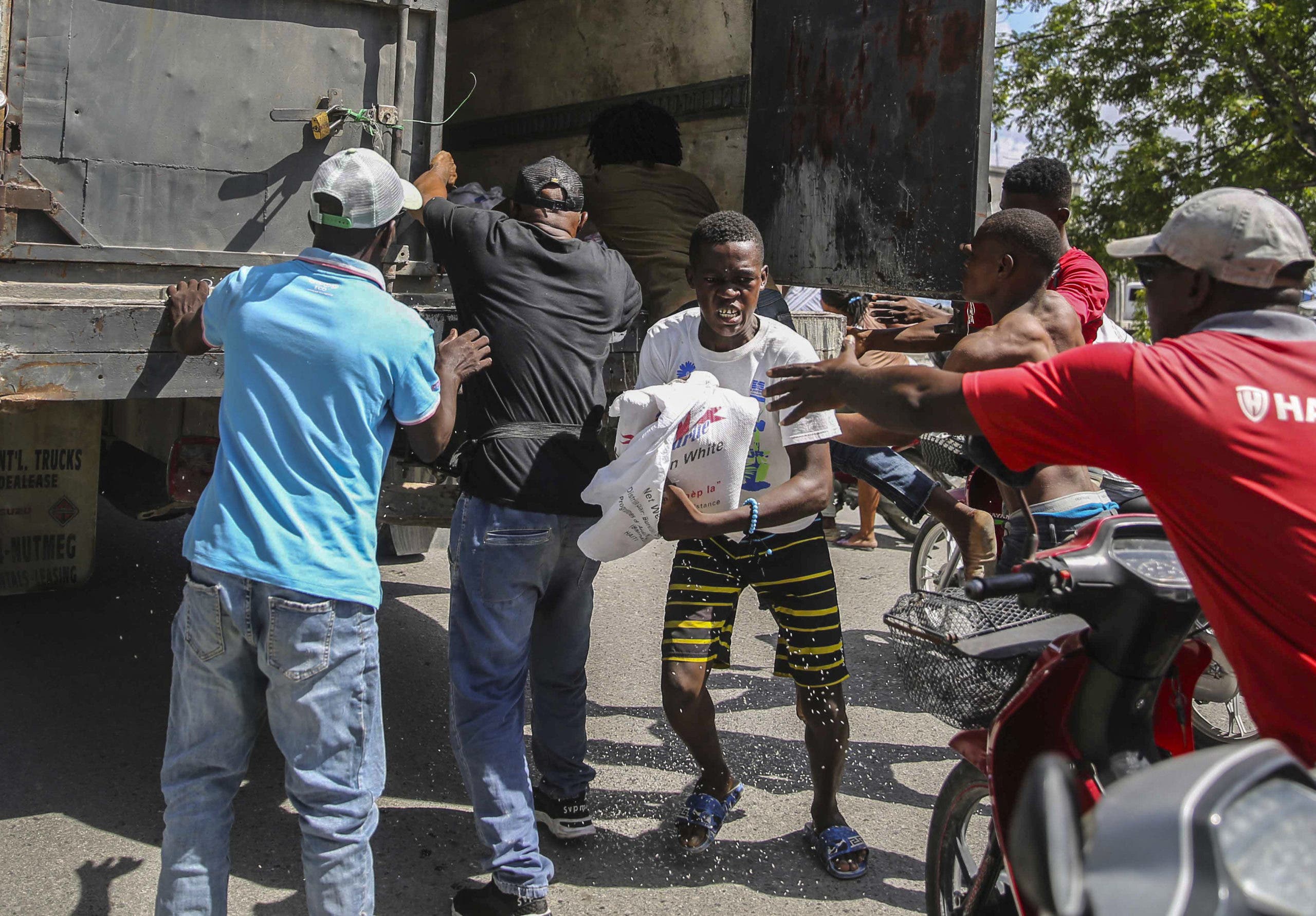 ONG denuncia que grupos paramilitares controlan el acceso a la ayuda en Haití