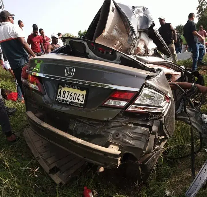 Dos personas fallecidos en accidente en autopista 6 de noviembre