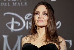 Angelina Jolie se estrena en Instagram con la denuncia de una niña afgana