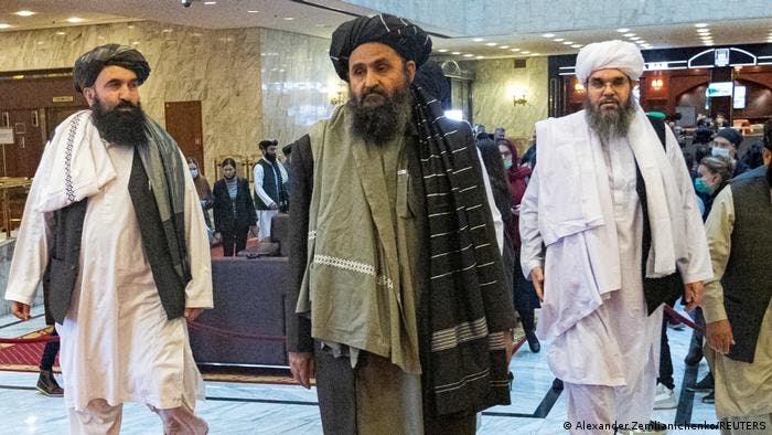 Los talibanes esperan formar su Gobierno antes del fin de la retirada