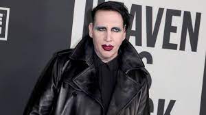 Marilyn Manson es acusado de escupir y soplar mocos a mujer