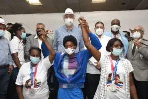 Marileidy Paulino, recibida como una heroína tras histórica participación en Tokio 2020