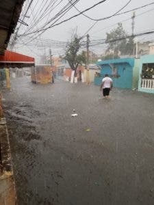 Tormenta Fred tiene vientos máximos sostenidos de 75 km/h