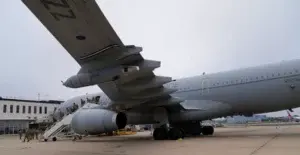 Afgana da a luz en pleno vuelo de evacuación al Reino Unido