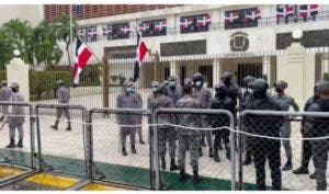 Refuerzan seguridad en el Congreso ante llamado a protesta en reclamo 30% AFP