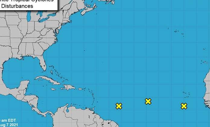 Meteorólogos vigilan desarrollo de tres sistemas tropicales en el Atlántico