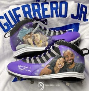 Vladimir Guerrero Jr. rinde tributo a Kobe Bryant con sus nuevos tenis personalizada