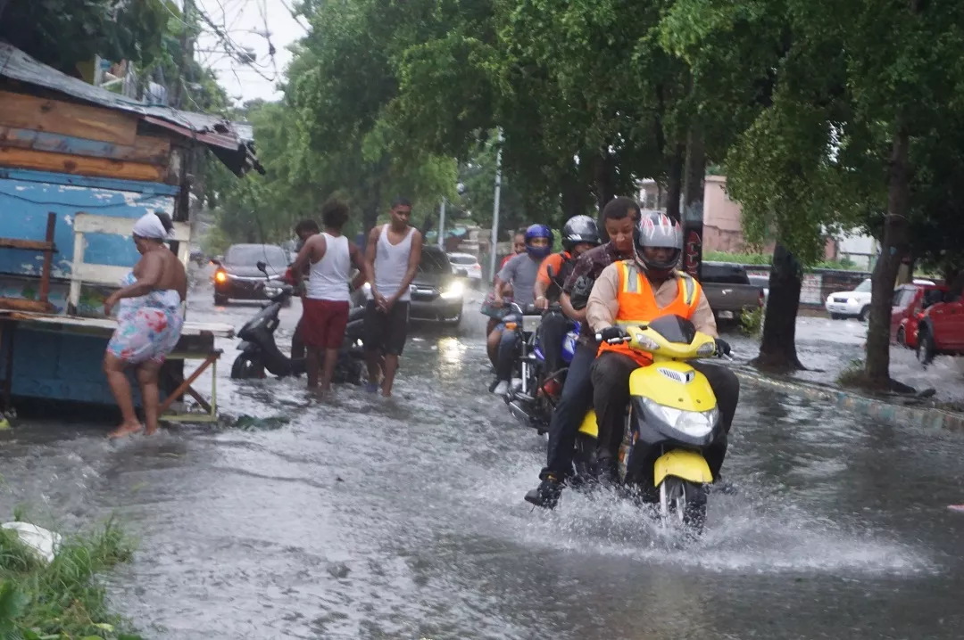 La depresión tropical Fred se desplaza cerca del oriente de Cuba