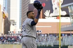 Nelson Cruz nominado al Premio Roberto Clemente