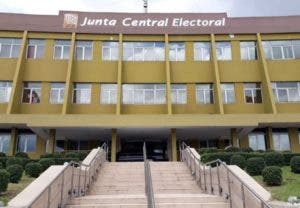 JCE prohíbe precampaña adelantada