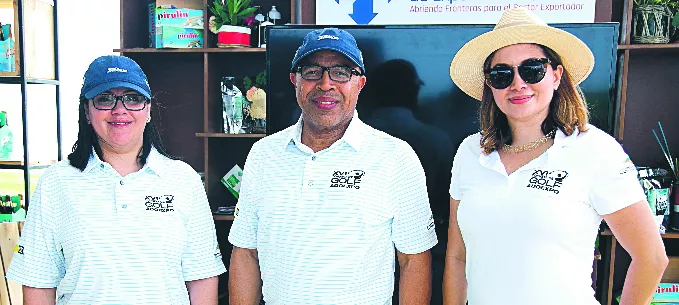 Elizabeth Mena, Alfredo Pacheco y Odile Miniño.