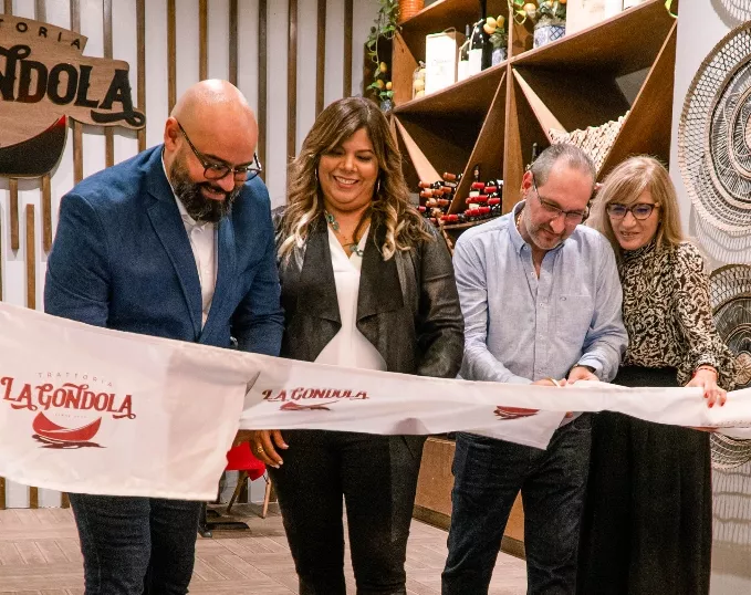 Carlos León, Nina León, Giulio Oliviero y Marta Minervini.