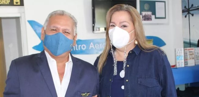 Alfredo Hernández y Jatnna Tavárez. Alfredo Hernández y Jatnna Tavárez.