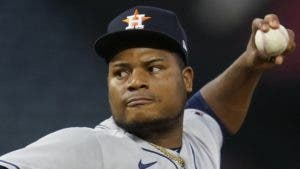 Framber Valdez mejora control y se hace clave en Astros