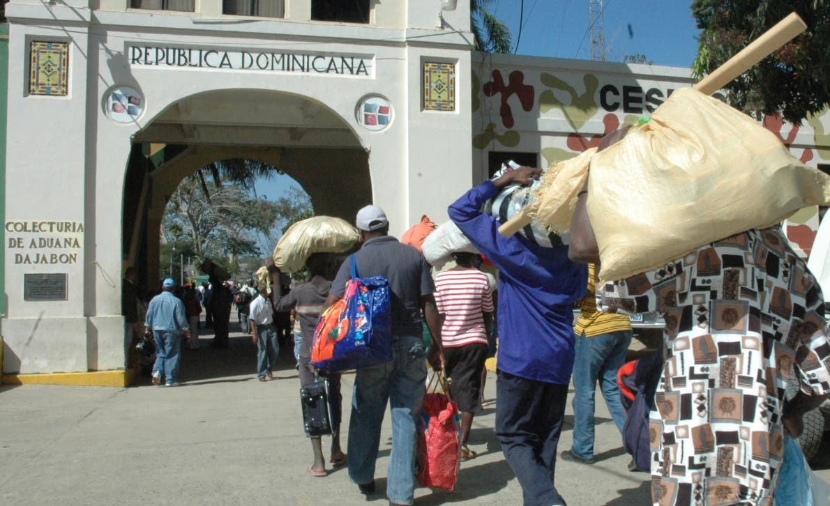 Migración aclara no ha prohibido a los dominicanos cruzar frontera hacia Haití