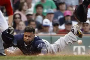 Rays remontan y vencen 11-10 a Medias Rojas; Nelson Cruz anota