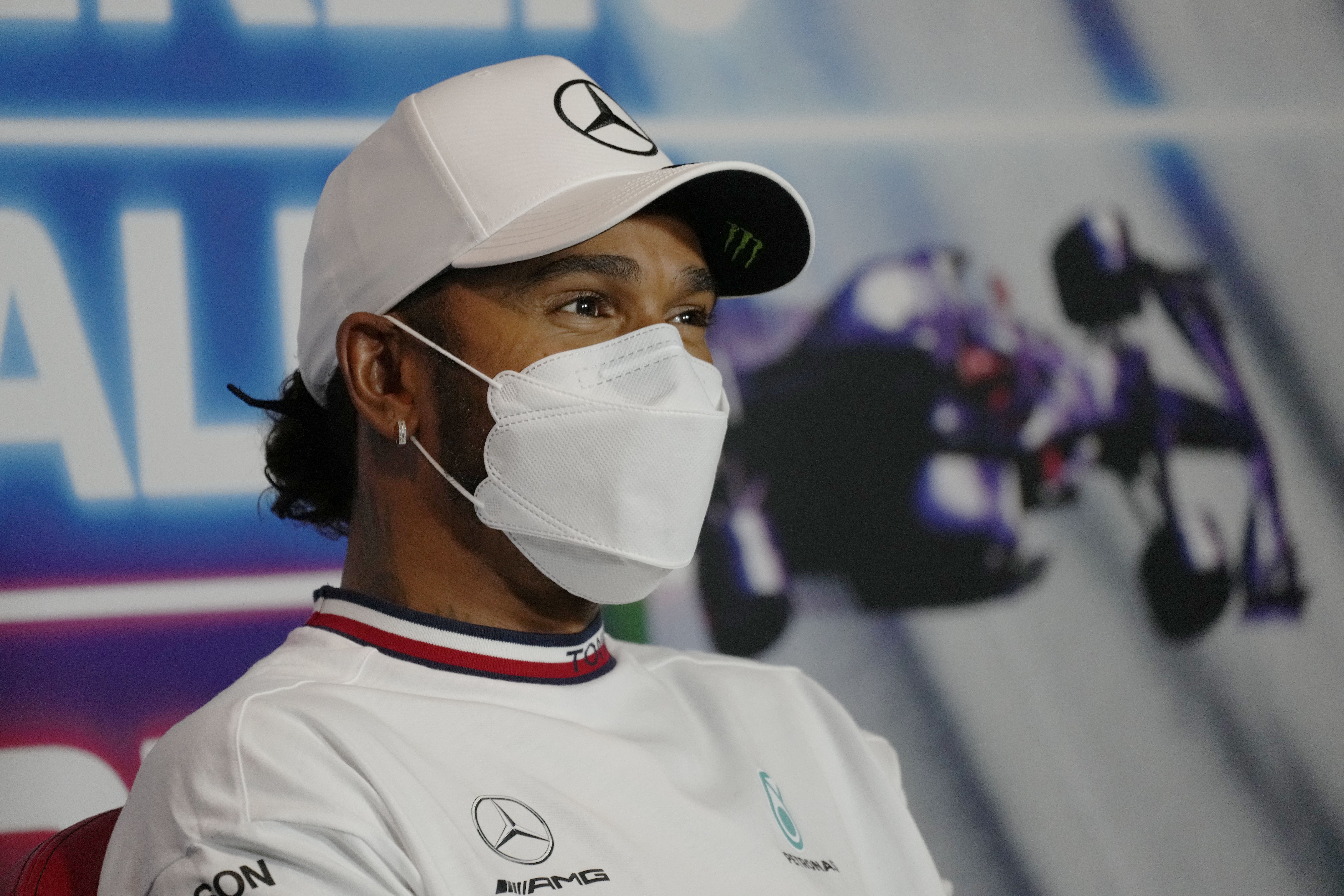 Lewis Hamilton “No puedo decir si Russell será más rápido que Bottas»