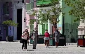 Cuba rebaja un día más los 7.000 casos de Covid-19