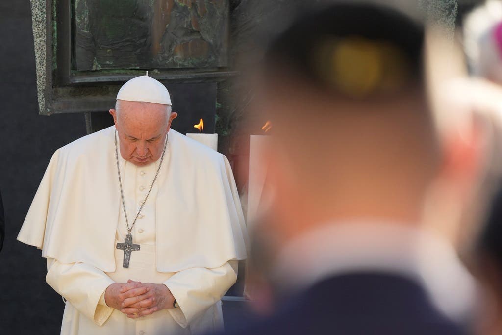 El Papa Francisco: «No reduzcamos la cruz a un símbolo político»
