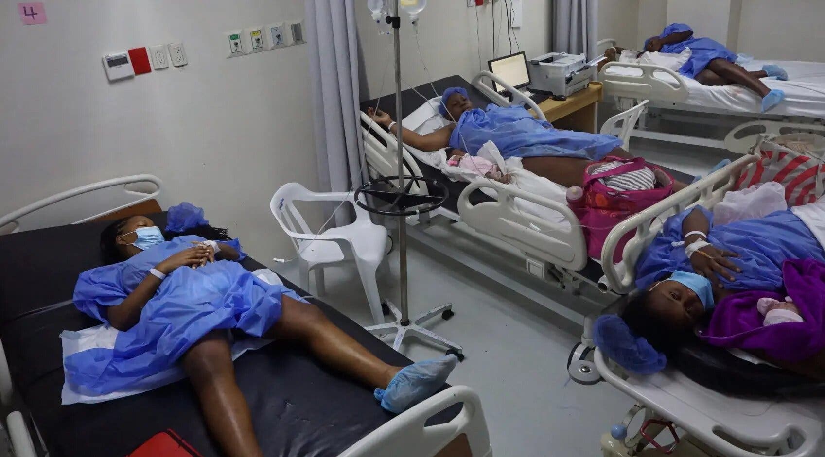 Las parturientas haitianas llegan hasta ocupar el 70% camas de maternidades
