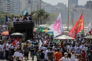 La oposición a Bolsonaro se moviliza sin lograr la unidad en las calles