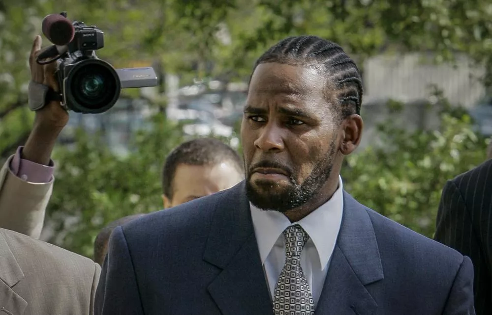 R. Kelly dice que no testificará en su juicio