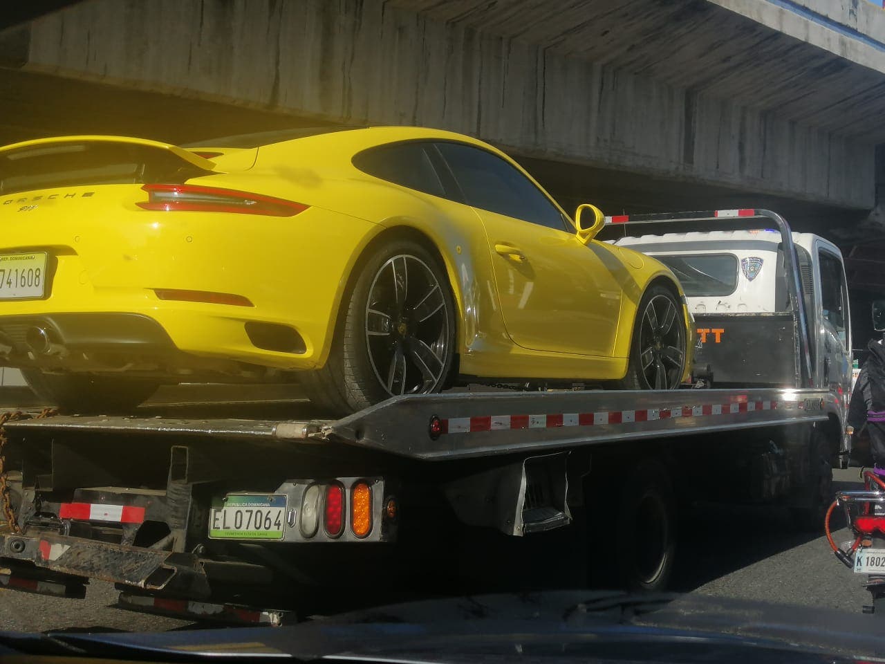 DIGESETT se incauta el Porsche amarillo de la Lincoln
