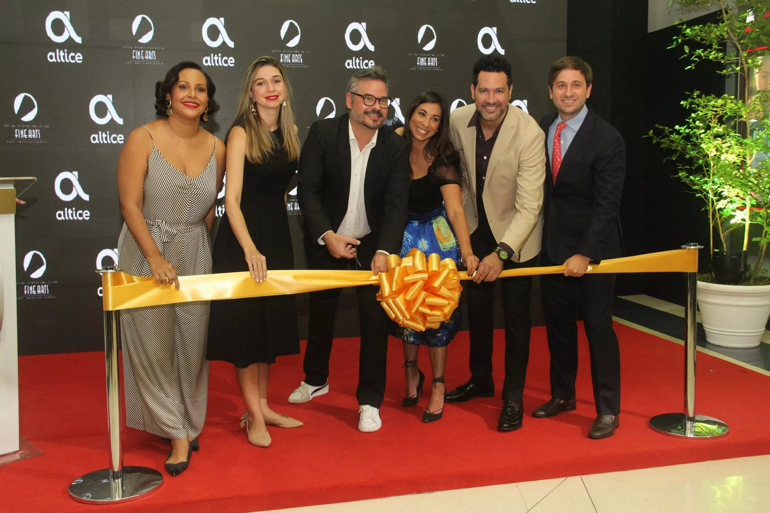 Zumaya Cordero, Marianna Vargas, Frank Perozo, Maite Hernández, Amauris Pérez y Gregory Quinn Zumaya Cordero, Marianna Vargas, Frank Perozo, Maite Hernández, Amauris Pérez y Gregory Quinn