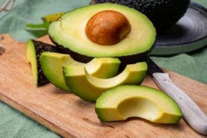 Aguacate en el desayuno: ¿exceso de grasas o beneficio para la salud?