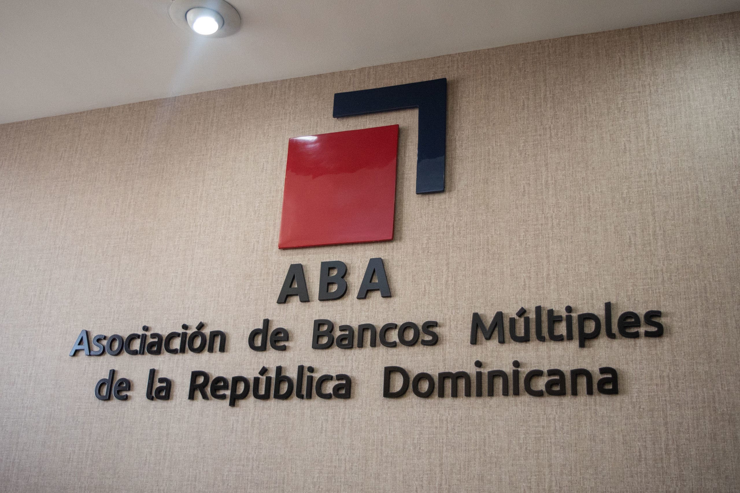 ABA: Cartera de créditos creció 13.7% en junio 2022