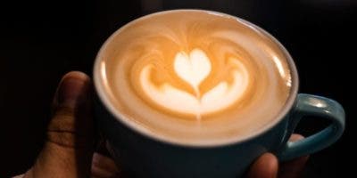 ¿Qué diferencia a un flat white de un capuchino?