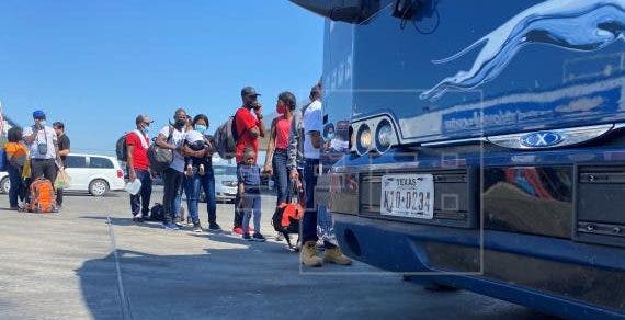 EE.UU inicia expulsión masiva de migrantes haitianos en Texas