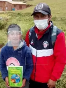 Los “mensajeros del Inca” ahora entregan libros en las alturas de los Andes