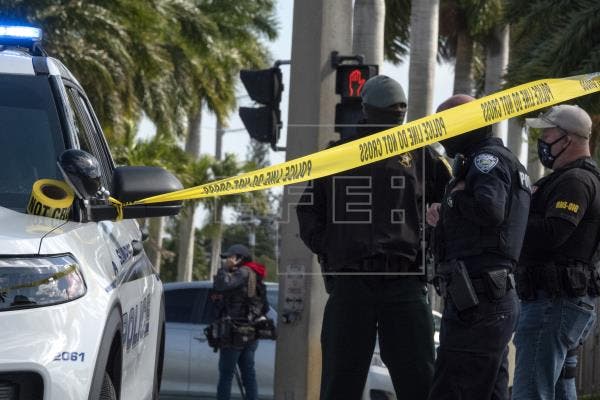 Cuatro personas, entre ellos un bebé, mueren en tiroteo en Florida