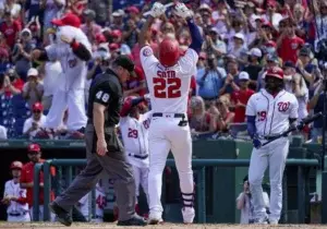 Jonrón de 454 pies de Juan Soto ayuda a Nacionales a vencer 3-0 a Rockies