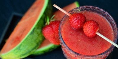 ¿Por qué el jugo de sandía con fresa está tan de moda este verano?