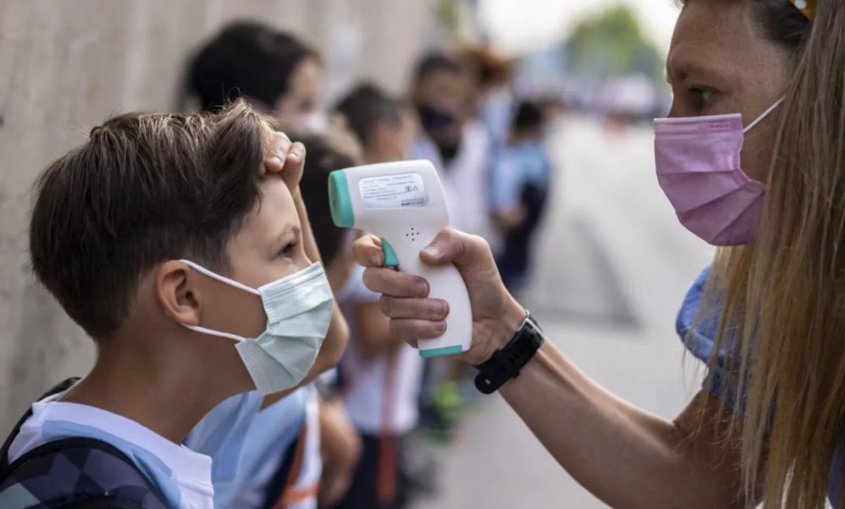 OPS: Niños se contagian, pero aún no son prioridad de vacuna