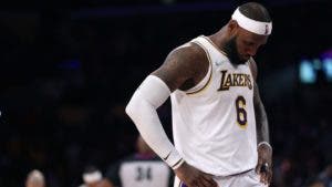 LeBron James es baja de Lakers ante Spurs por molestias en el tobillo derecho