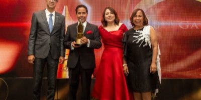 Personalidades fueron reconocidas en el Premio al Mérito