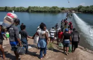 Detienen a 30 migrantes haitianos en aguas de Turcos y Caicos