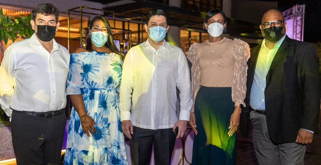 Daniel Hernández, Yaina Morales, Daniel Cabrales, Martina Pepén y Julio Peña.