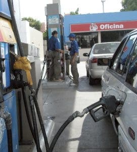 Sector preocupado por alzas combustibles