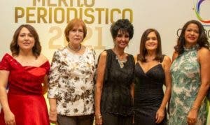 Personalidades con tributo en  Premio  Mérito