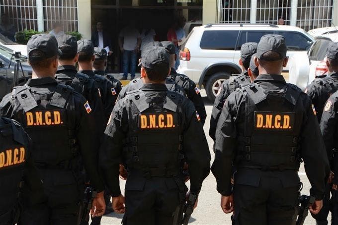 DNCD realiza más de 20 allanamientos simultáneos contra el microtráfico en Santiago