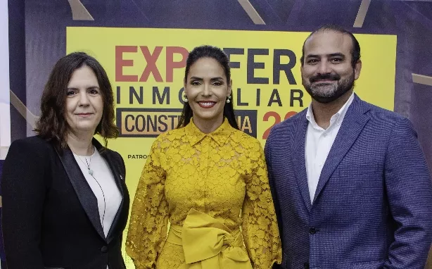 Organizadores de  la feria durante el encuentro.