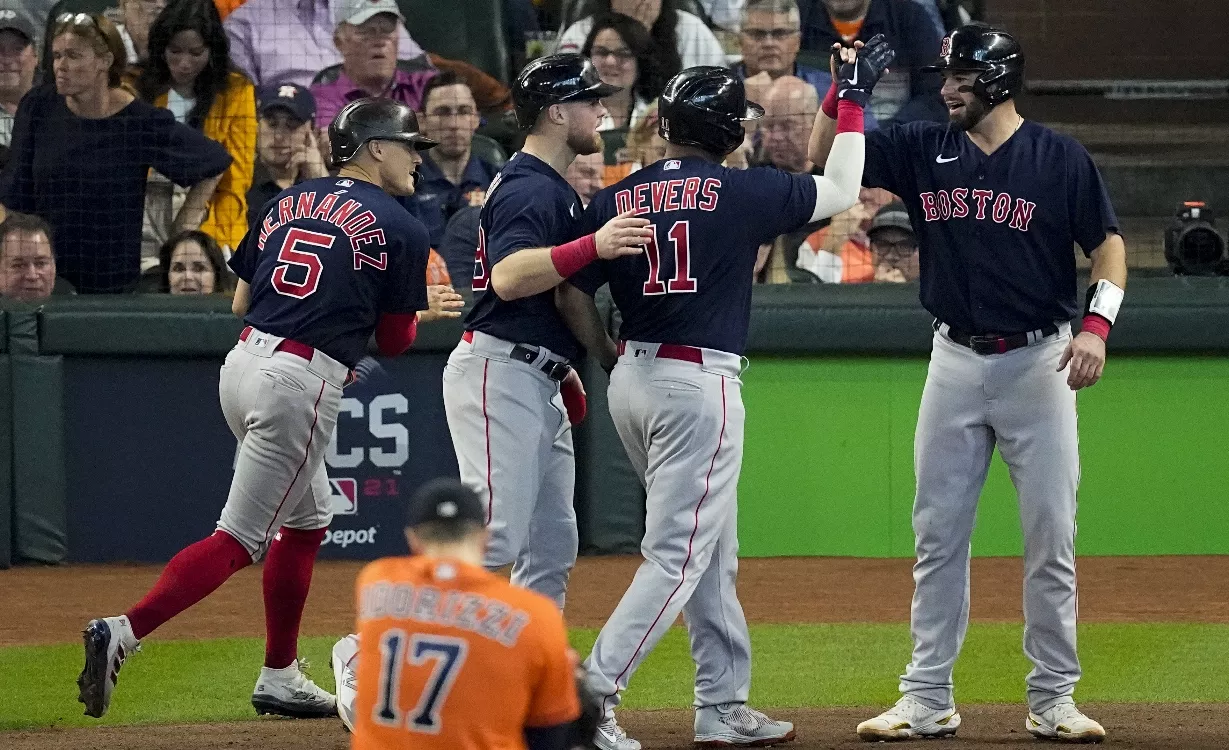 Medias Rojas listos para recibir Astros en Juego 3